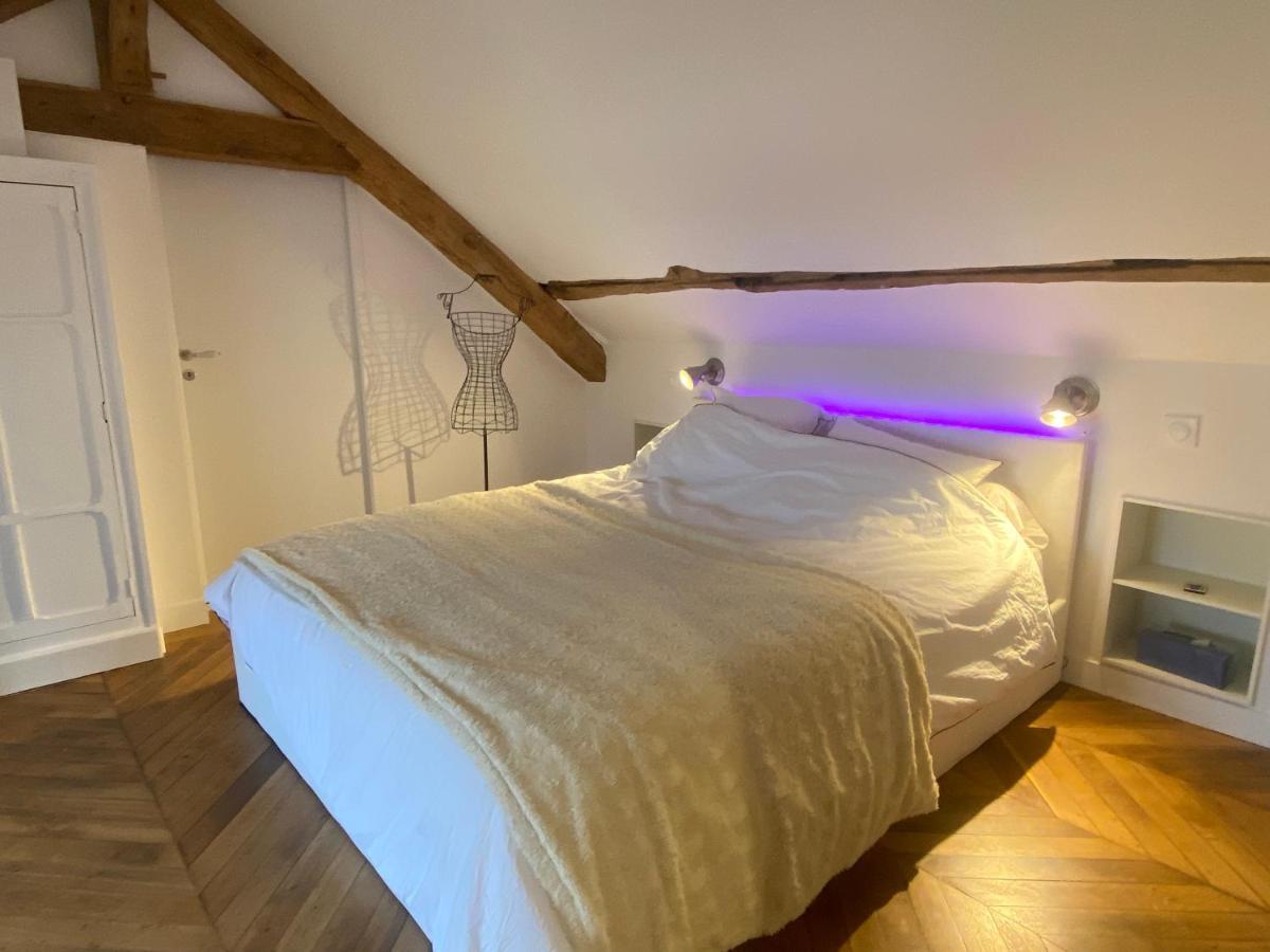 Loft Dans Le Clocher Face Au Chateau Bonnelles Екстер'єр фото
