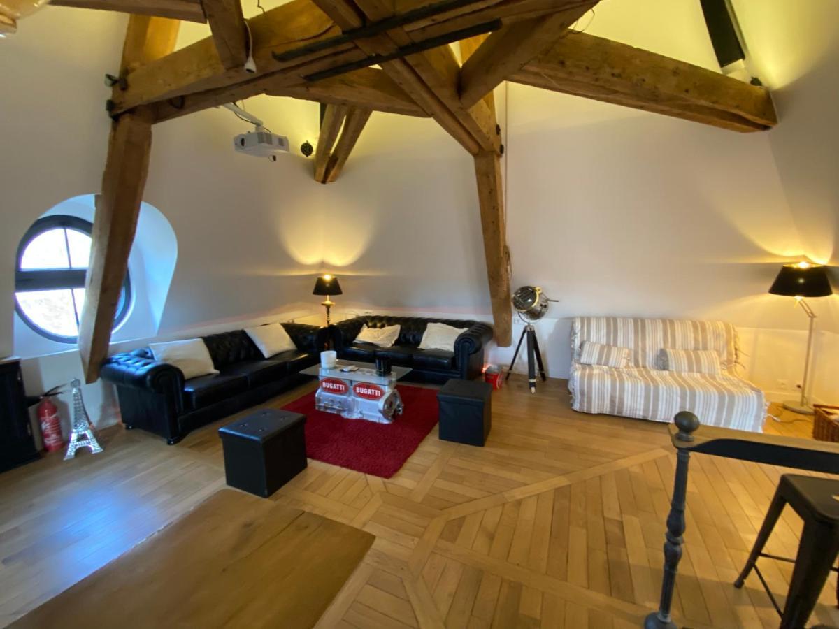 Loft Dans Le Clocher Face Au Chateau Bonnelles Екстер'єр фото
